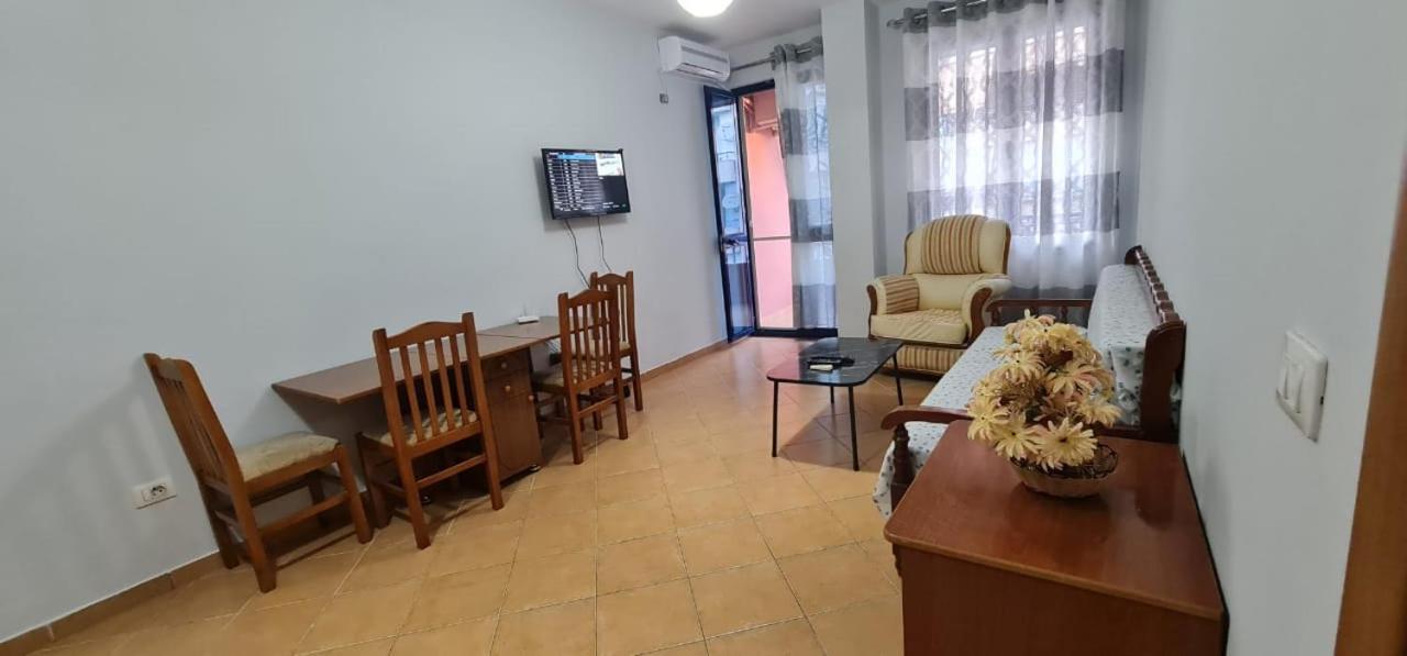 Miami Beach Apartments Golem  Luaran gambar